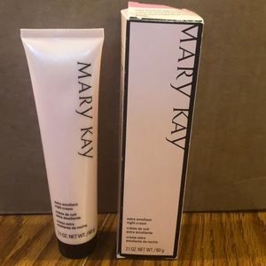 Mary Kay extra emollient night cream